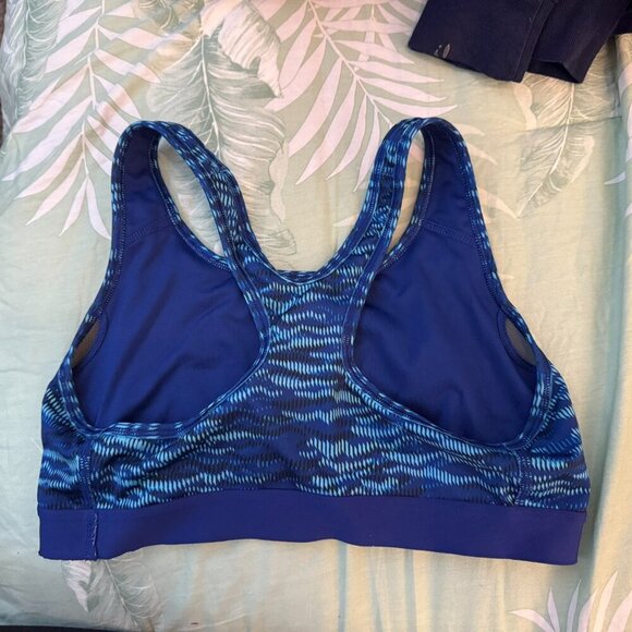 Nike Pro blue sports bra - women's size medium - Picture 4 of 4